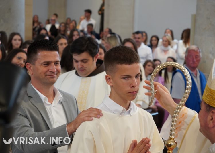Široki Brijeg: 193 mladih primilo sakramenat Svete potvrde