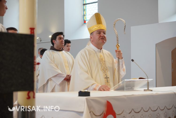 Široki Brijeg: 193 mladih primilo sakramenat Svete potvrde