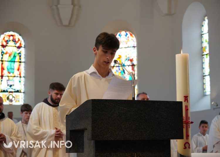 Široki Brijeg: 193 mladih primilo sakramenat Svete potvrde