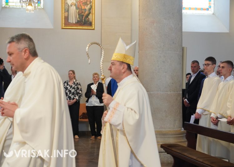 Široki Brijeg: 193 mladih primilo sakramenat Svete potvrde