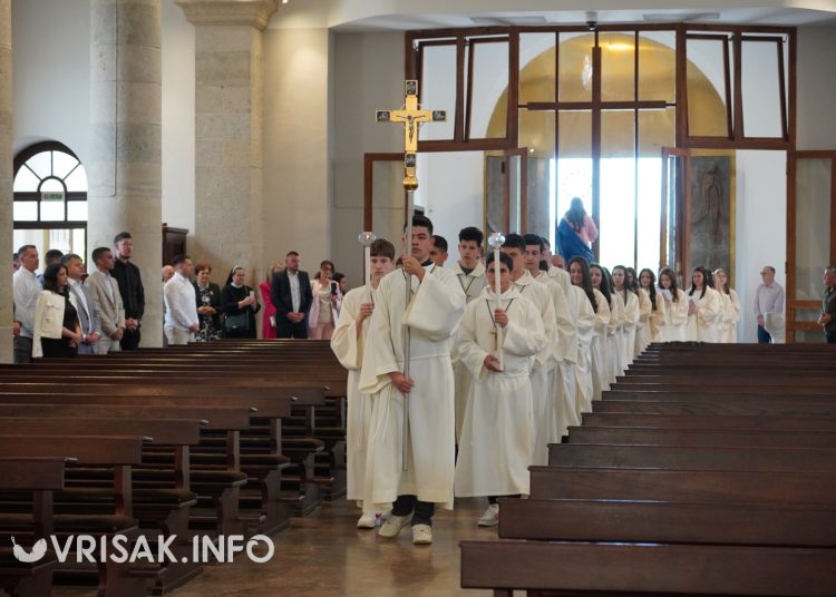 Široki Brijeg: 193 mladih primilo sakramenat Svete potvrde