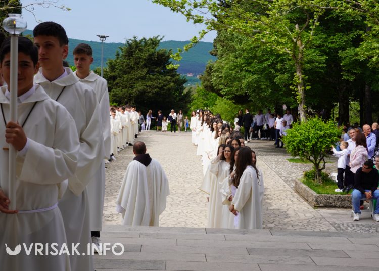 Široki Brijeg: 193 mladih primilo sakramenat Svete potvrde