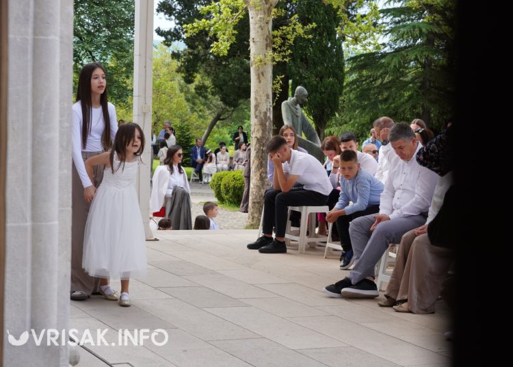 Široki Brijeg: 193 mladih primilo sakramenat Svete potvrde