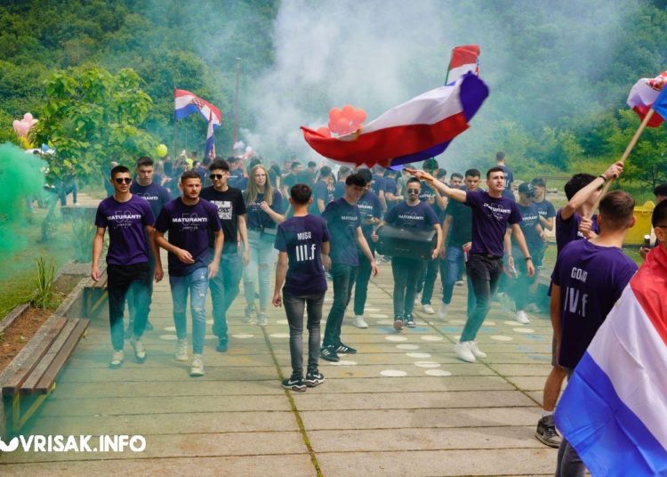 Širokobriješki maturanti proslavili završetak školovanja