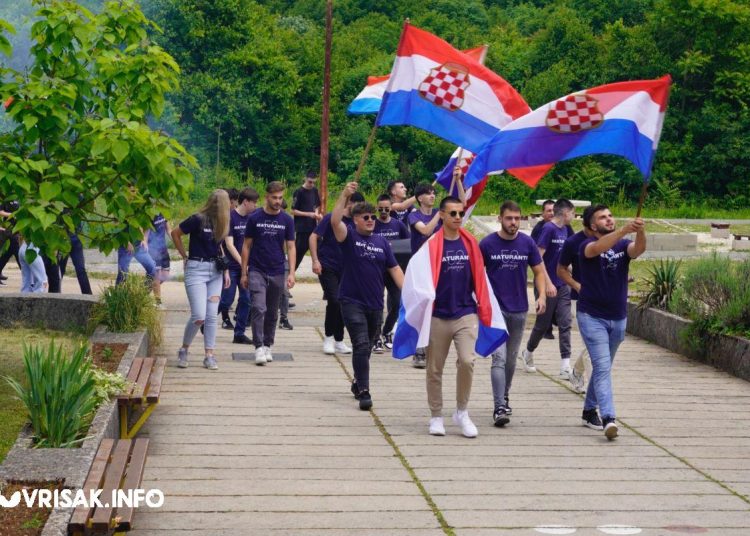 Širokobriješki maturanti proslavili završetak školovanja