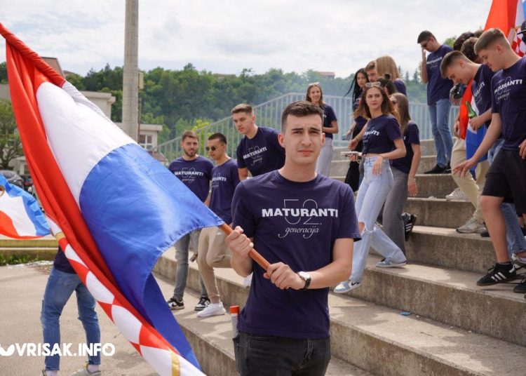 Širokobriješki maturanti proslavili završetak školovanja