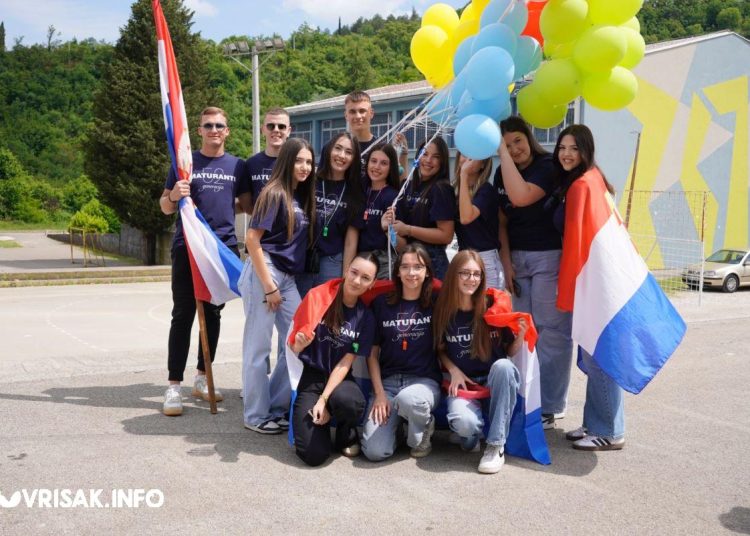 Širokobriješki maturanti proslavili završetak školovanja