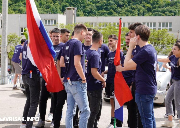 Širokobriješki maturanti proslavili završetak školovanja