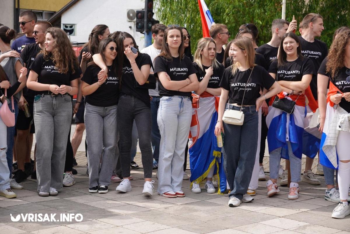 Široki Brijeg: Maturanti prošetali ulicama grada