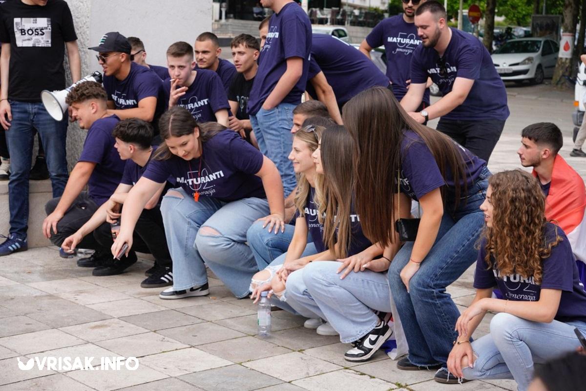 Široki Brijeg: Maturanti prošetali ulicama grada