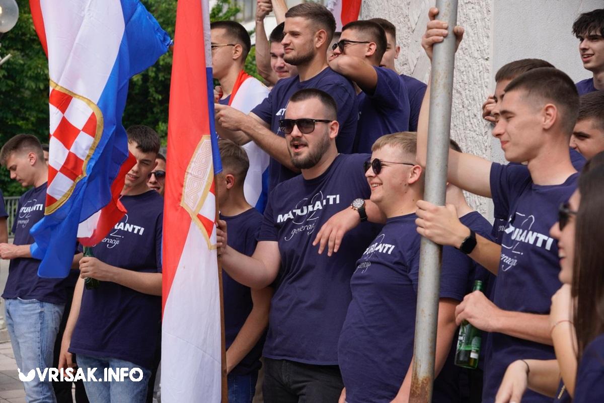 Široki Brijeg: Maturanti prošetali ulicama grada