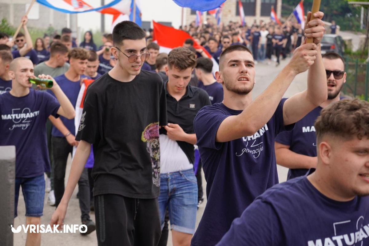 Široki Brijeg: Maturanti prošetali ulicama grada