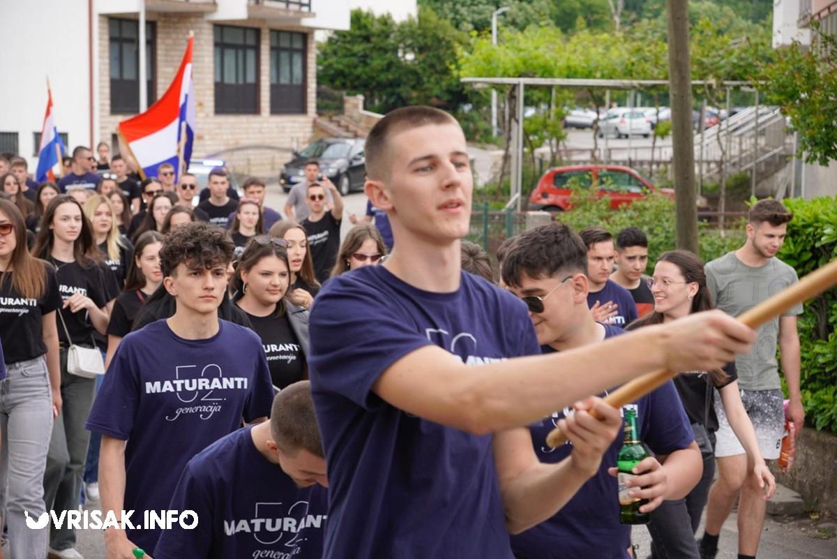 Široki Brijeg: Maturanti prošetali ulicama grada
