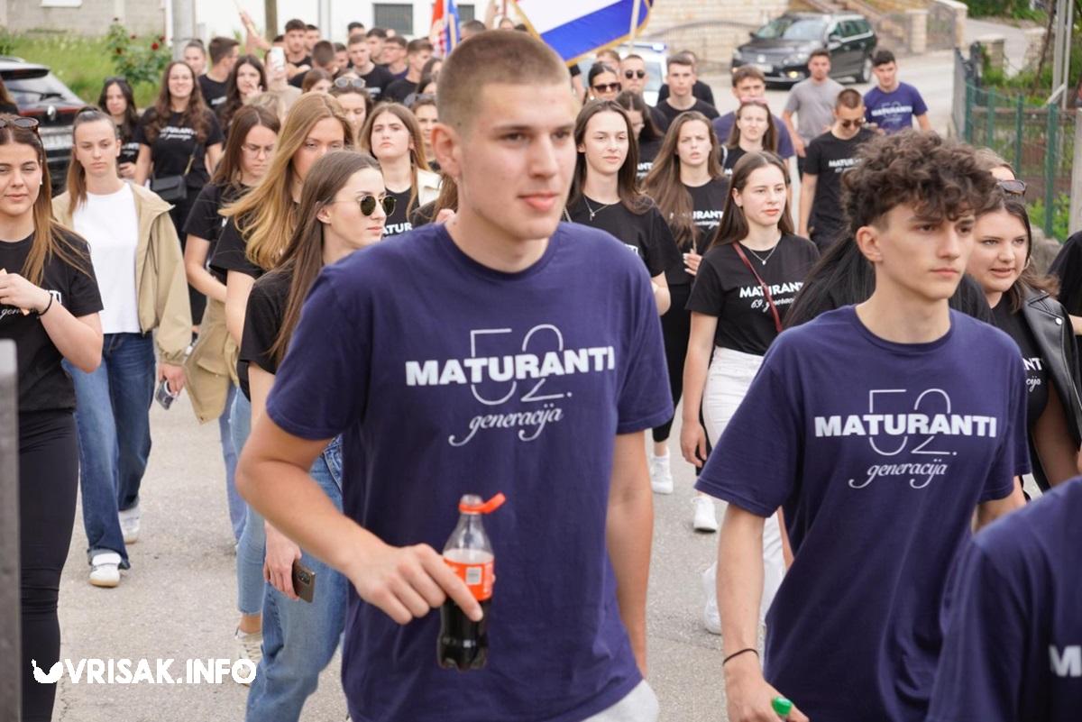 Široki Brijeg: Maturanti prošetali ulicama grada
