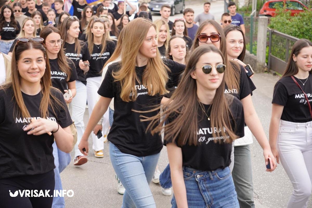 Široki Brijeg: Maturanti prošetali ulicama grada