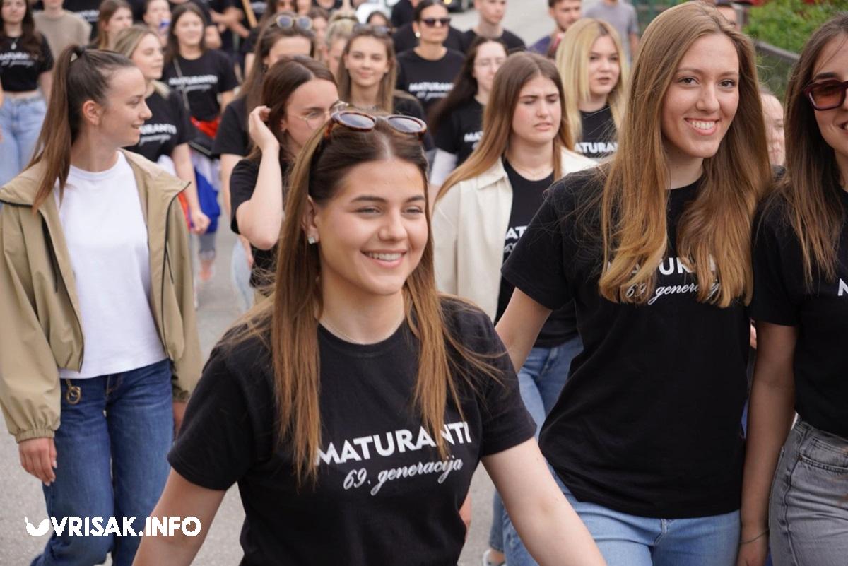 Široki Brijeg: Maturanti prošetali ulicama grada