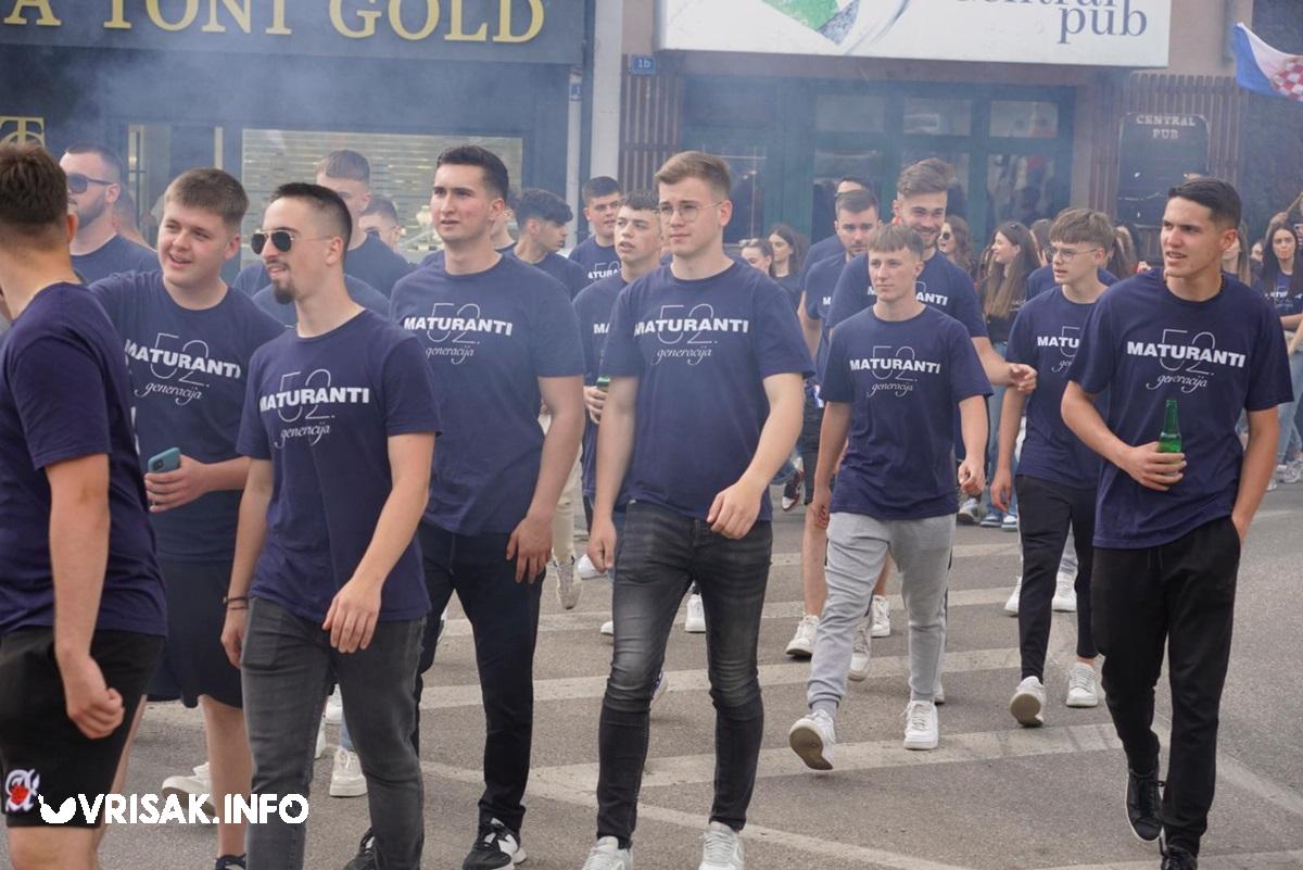 Široki Brijeg: Maturanti prošetali ulicama grada