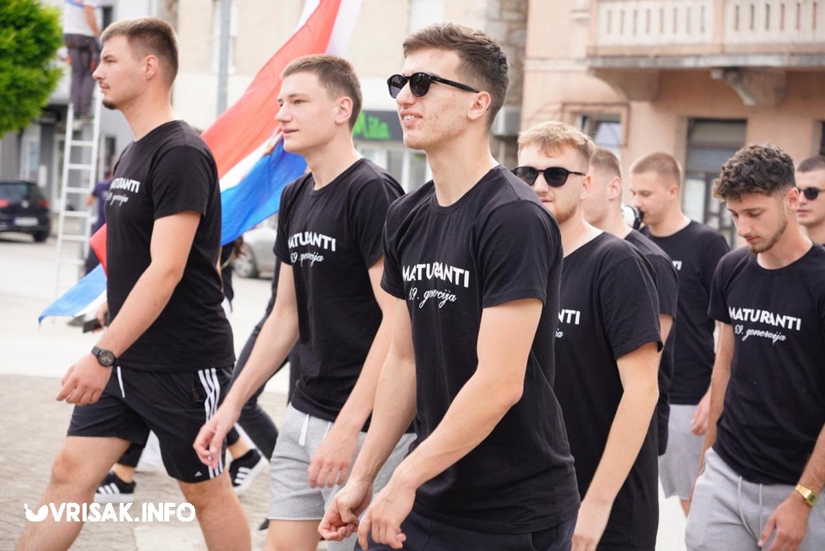 Široki Brijeg: Maturanti prošetali ulicama grada