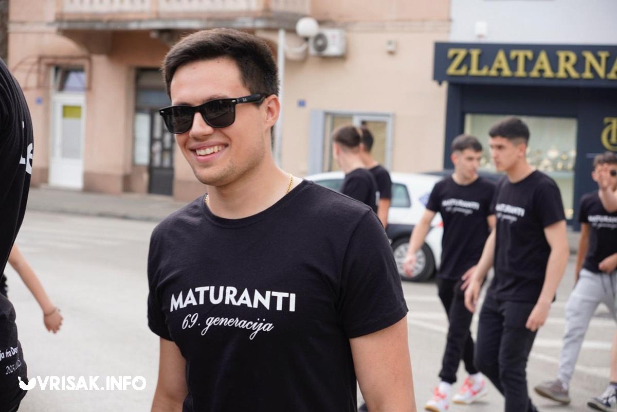 Široki Brijeg: Maturanti prošetali ulicama grada