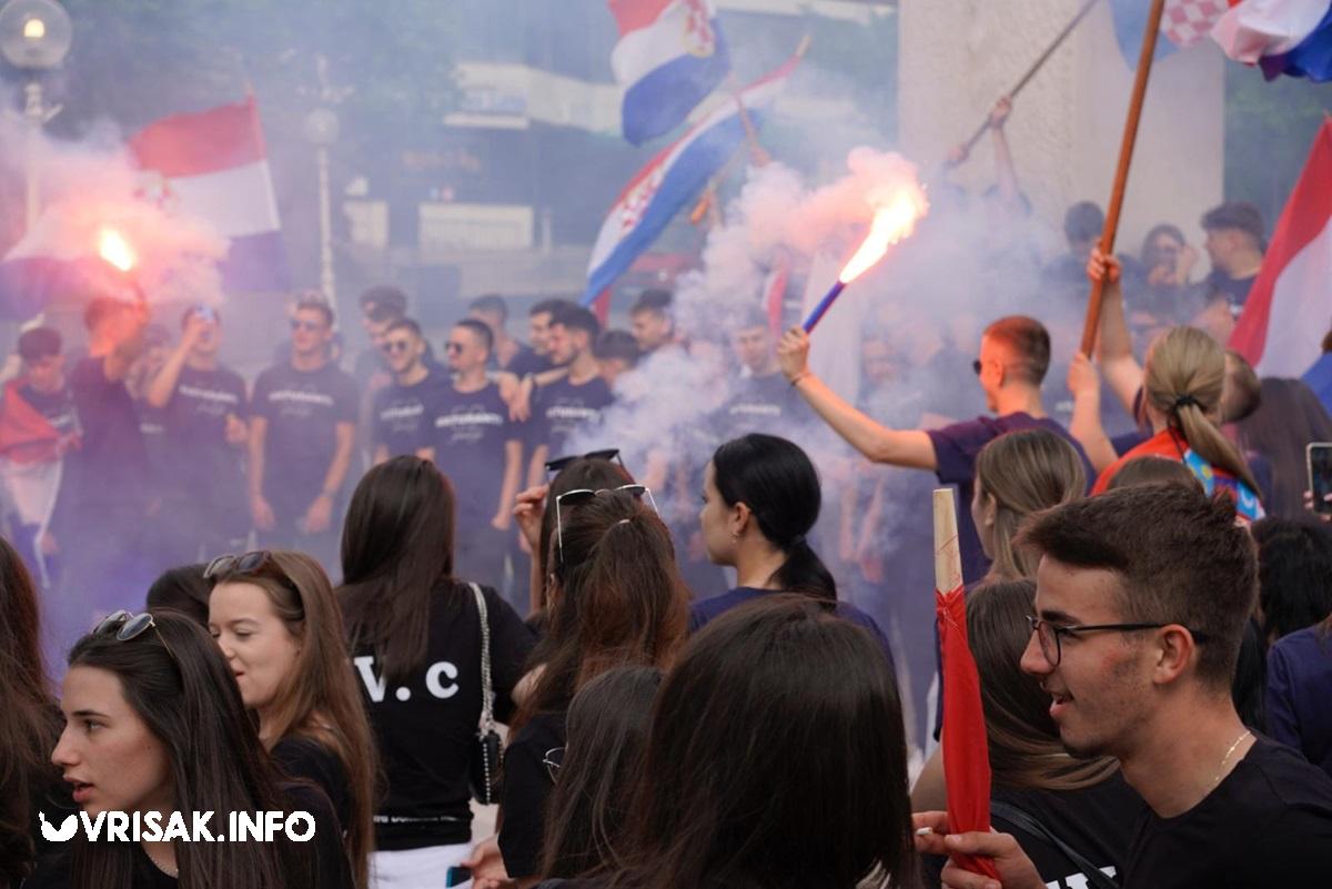 Široki Brijeg: Maturanti prošetali ulicama grada