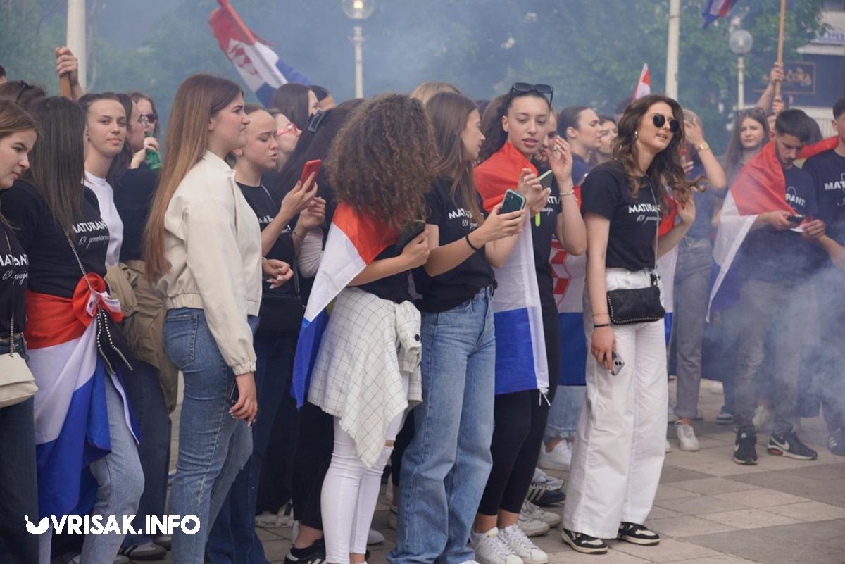 Široki Brijeg: Maturanti prošetali ulicama grada