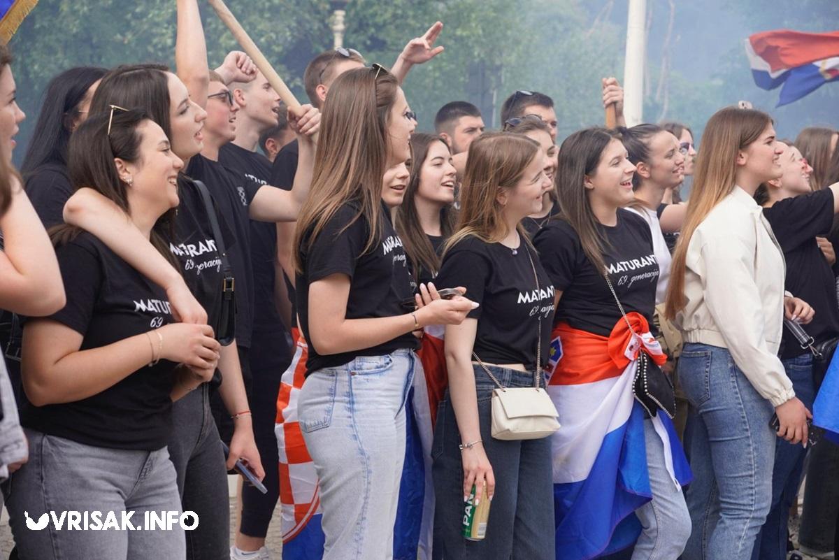 Široki Brijeg: Maturanti prošetali ulicama grada