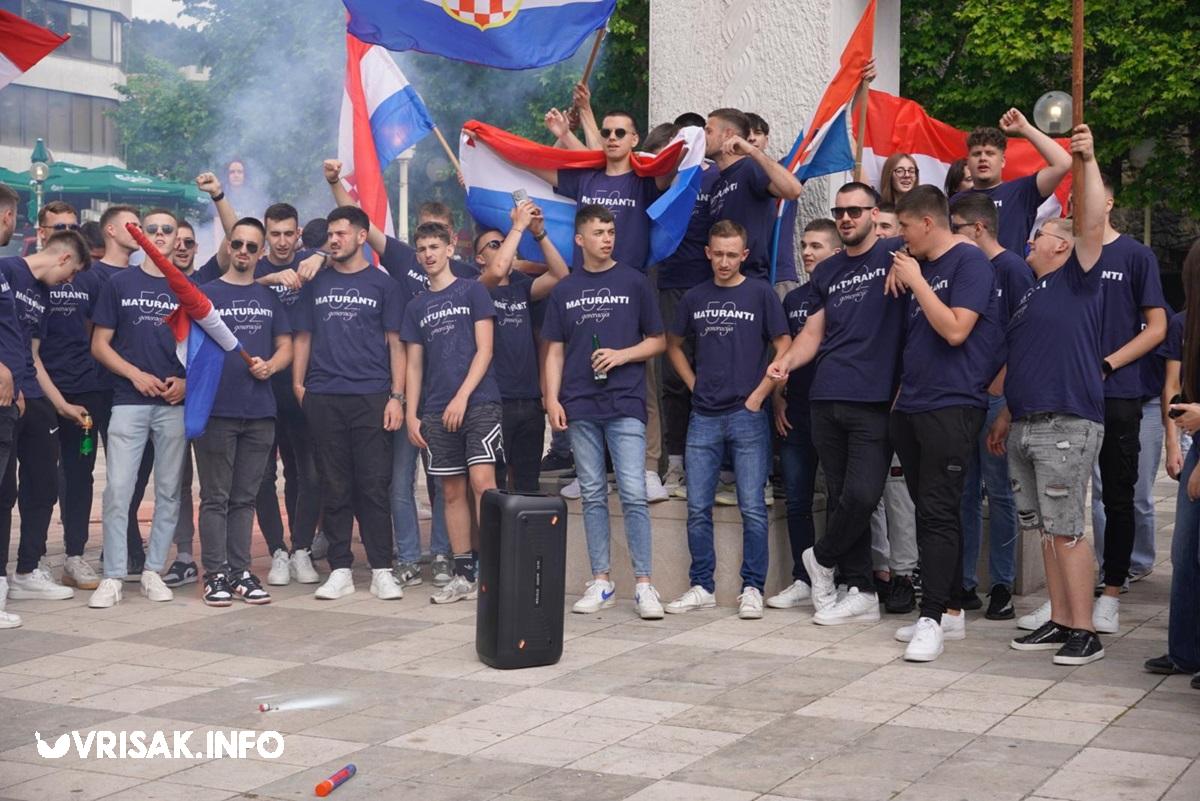 Široki Brijeg: Maturanti prošetali ulicama grada