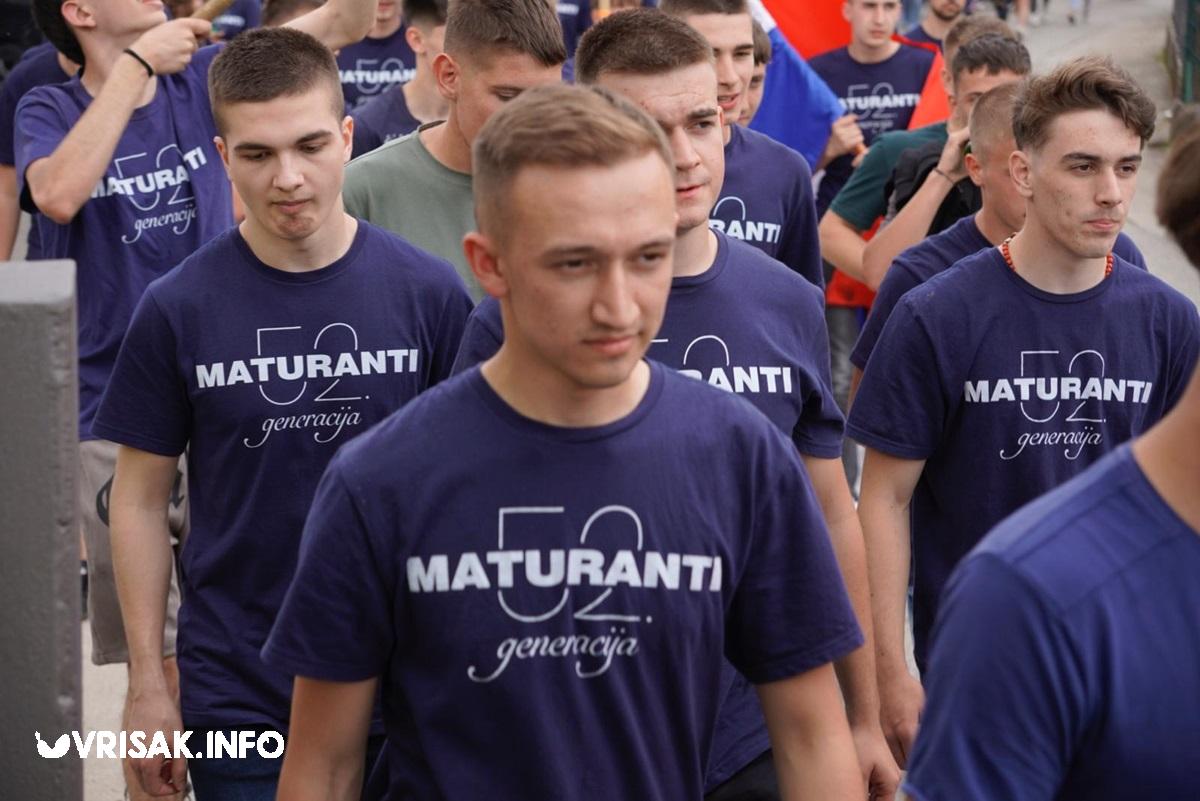 Široki Brijeg: Maturanti prošetali ulicama grada