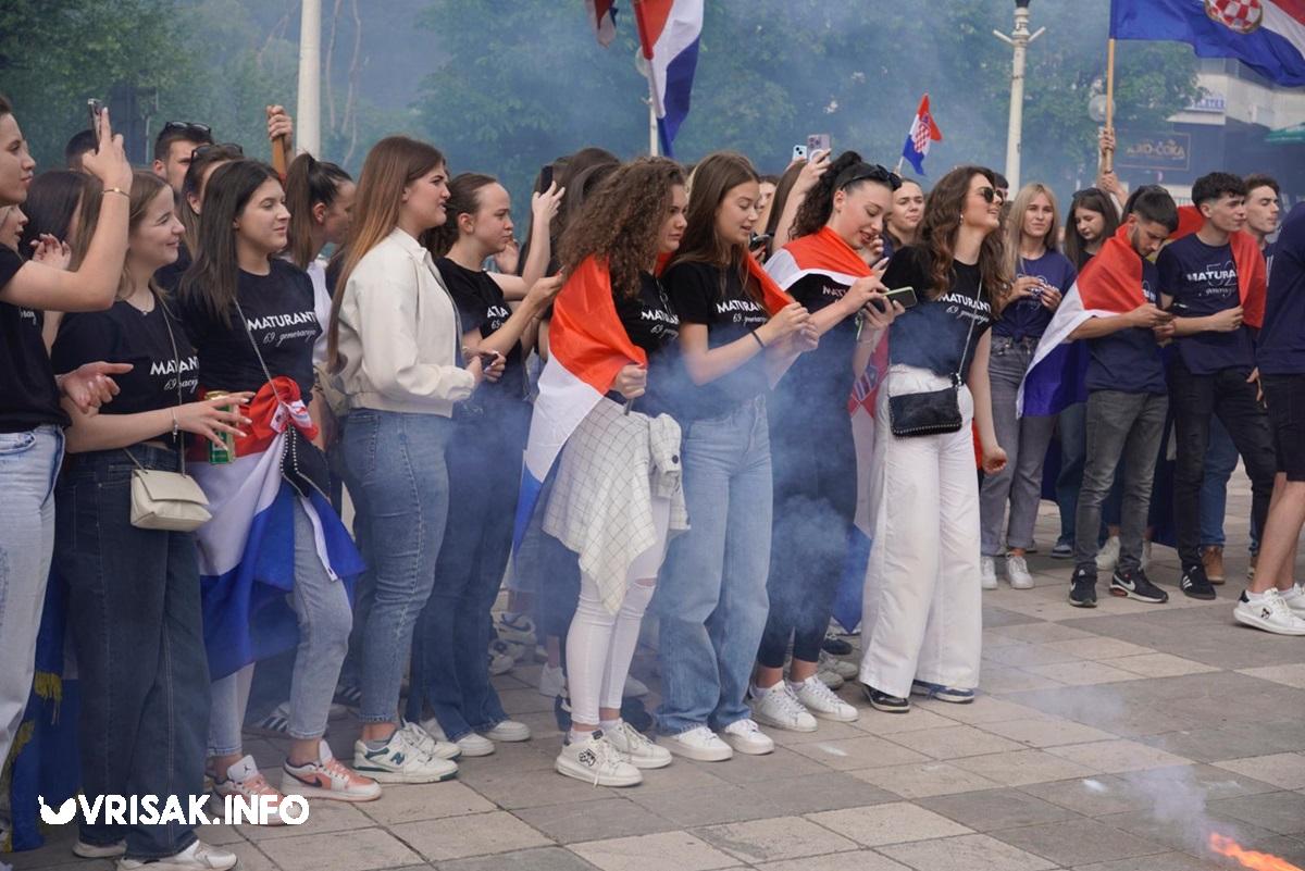 Široki Brijeg: Maturanti prošetali ulicama grada