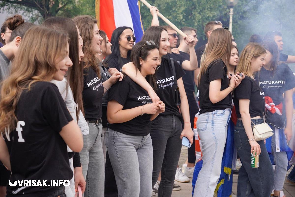 Široki Brijeg: Maturanti prošetali ulicama grada