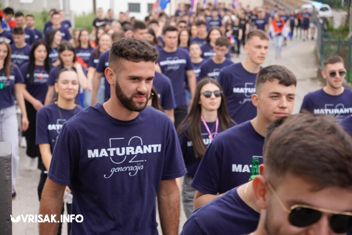 Široki Brijeg: Maturanti prošetali ulicama grada