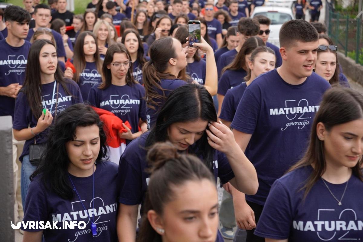 Široki Brijeg: Maturanti prošetali ulicama grada