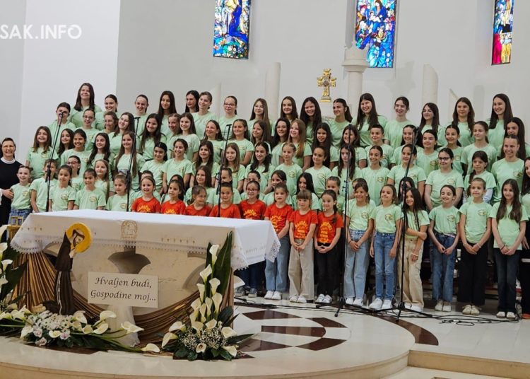 Zlatna harfa u Tomislavgradu okupila dječje župne zborove