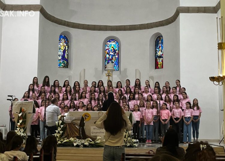 Zlatna harfa u Tomislavgradu okupila dječje župne zborove