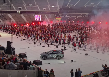 Oboren svjetski rekord za najveći live rock bend, preko 1200 ljudi u bendu