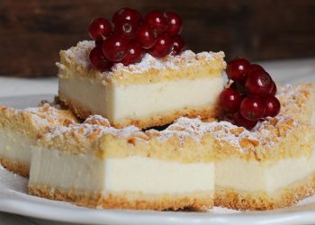 Recept za čupavi kolač s jogurtom i kiselim vrhnjem