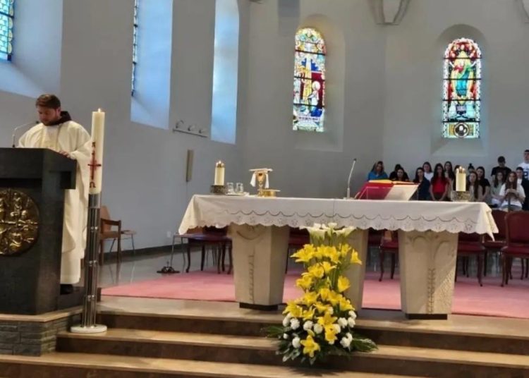 Široki Brijeg: Misa zahvalnica za maturante Gimnazije fra Dominika Mandića