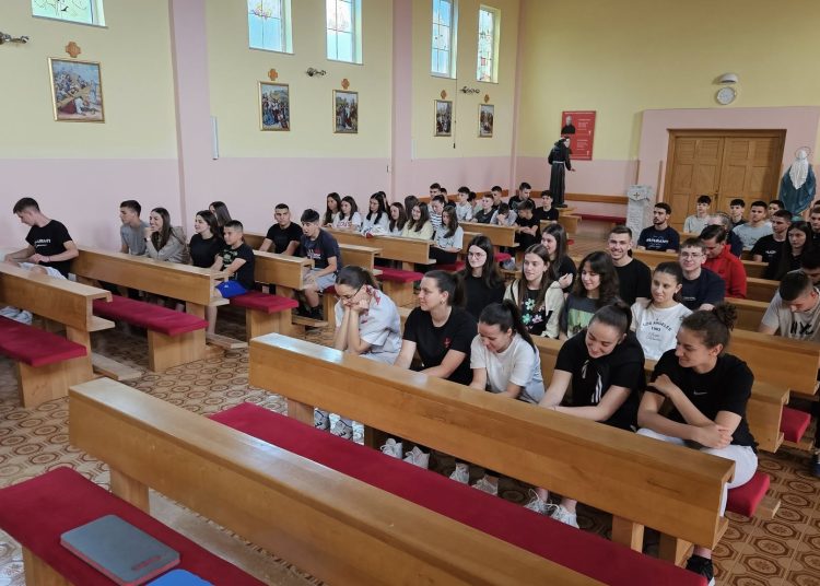 Franjevačka radost u Ljubotićima: Mladi framaši iz Kočerina okupili se na molitvi i druženju