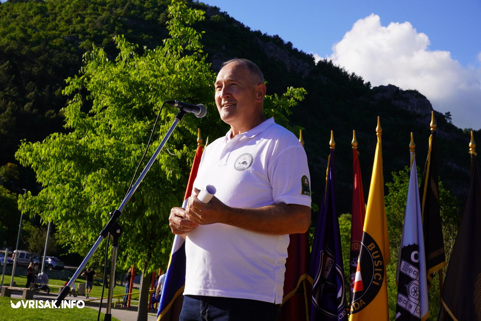 Široki Brijeg: Mimohodom i svečanošću u središtu grada obilježen Dan branitelja