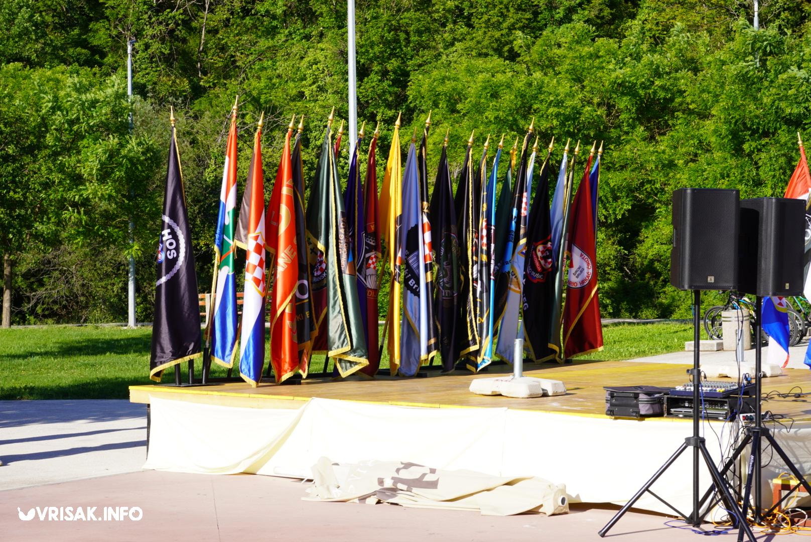 Široki Brijeg: Mimohodom i svečanošću u središtu grada obilježen Dan branitelja