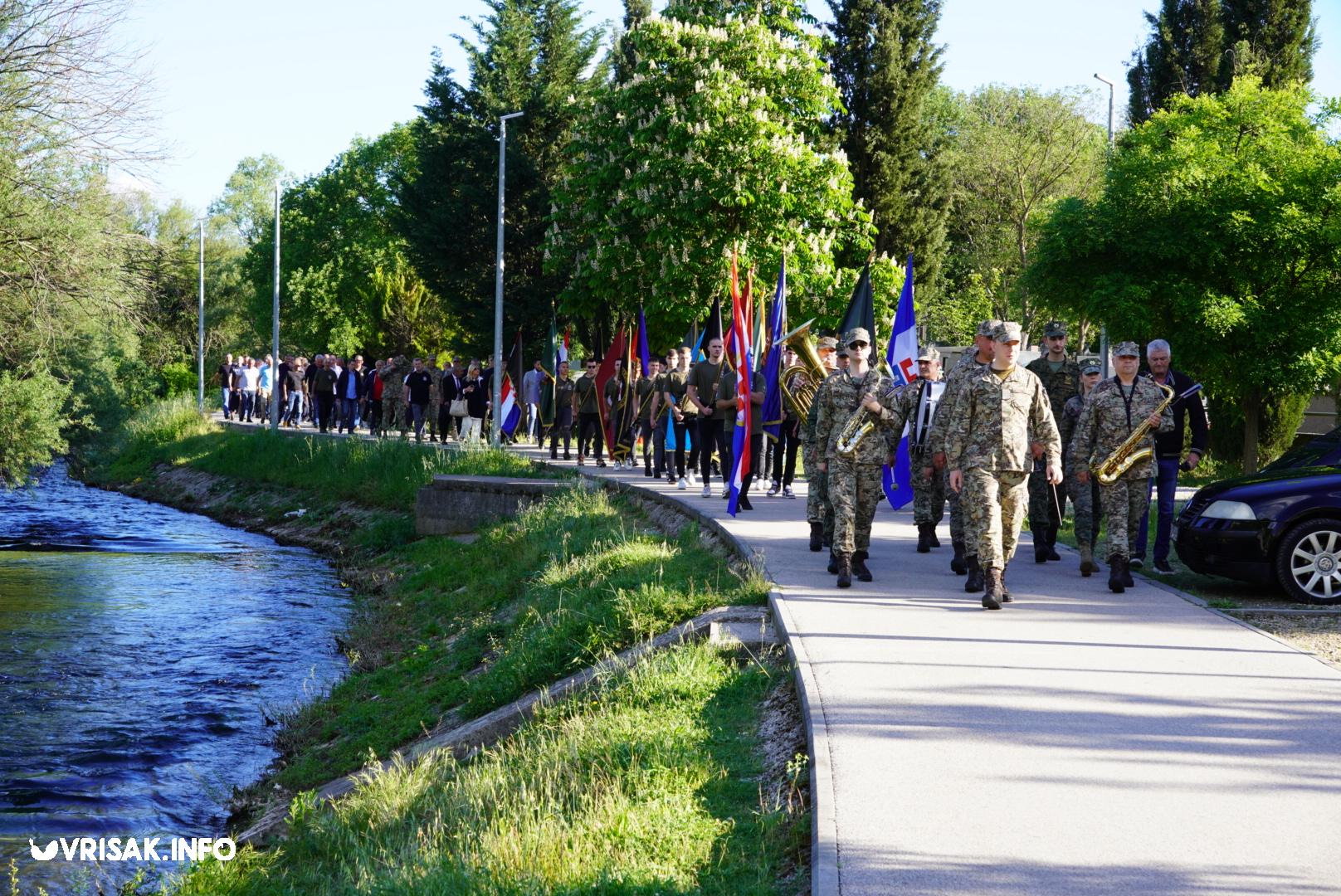 Široki Brijeg: Mimohodom i svečanošću u središtu grada obilježen Dan branitelja