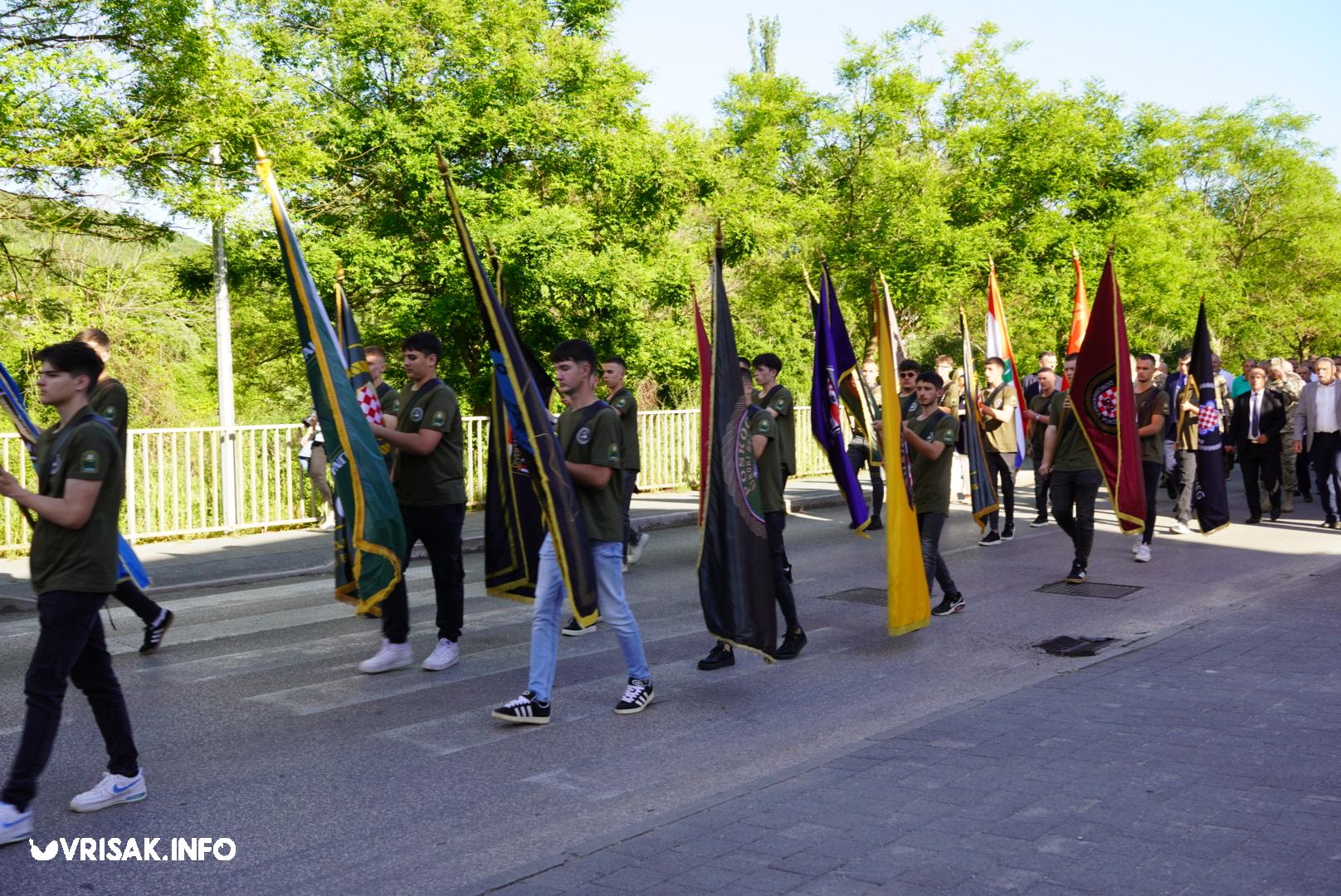 Široki Brijeg: Mimohodom i svečanošću u središtu grada obilježen Dan branitelja