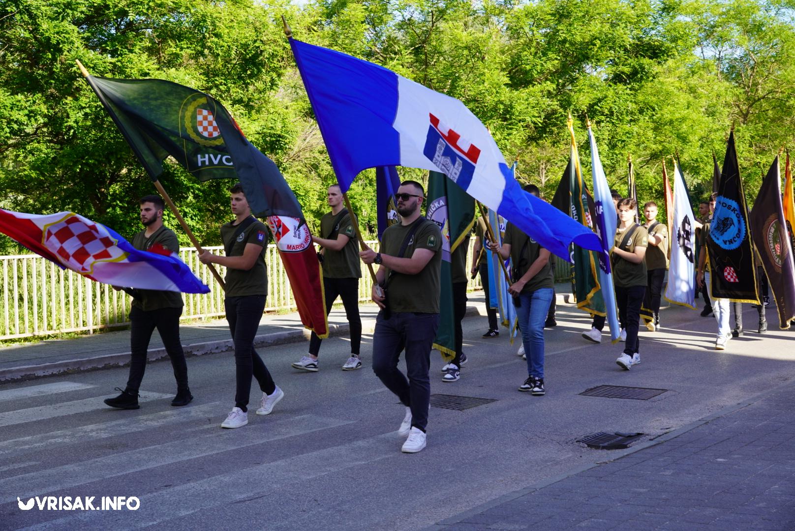 Široki Brijeg: Mimohodom i svečanošću u središtu grada obilježen Dan branitelja