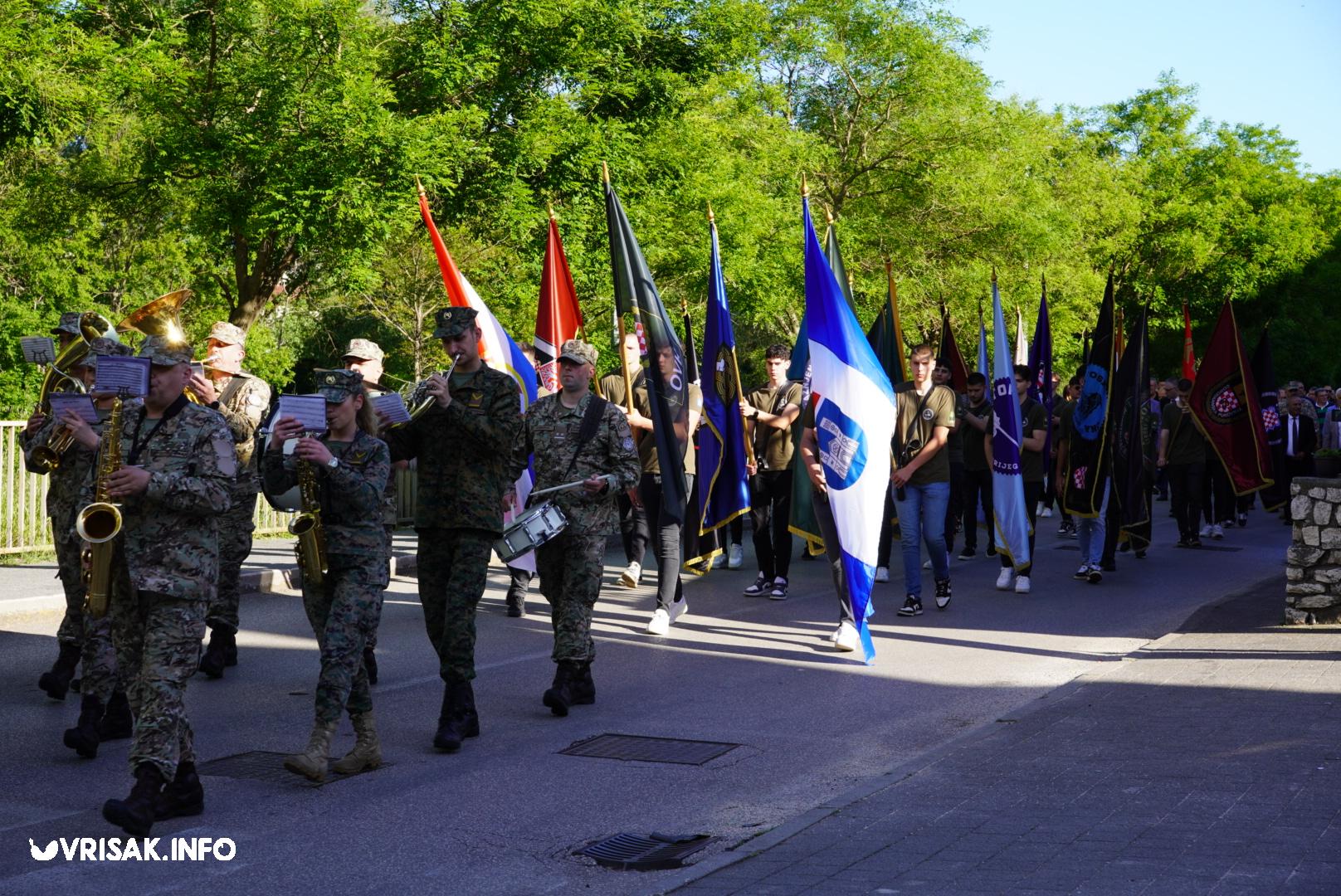 Široki Brijeg: Mimohodom i svečanošću u središtu grada obilježen Dan branitelja