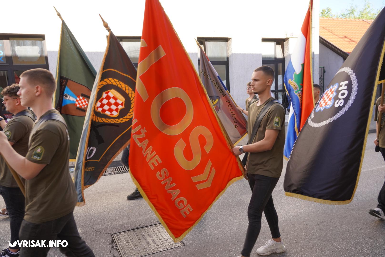 Široki Brijeg: Mimohodom i svečanošću u središtu grada obilježen Dan branitelja