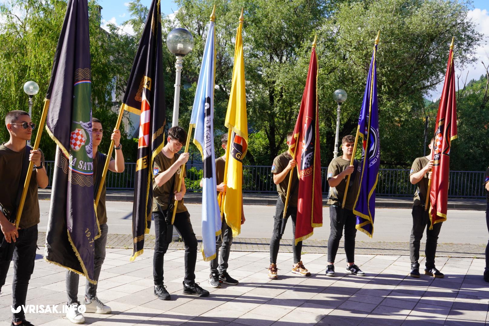 Široki Brijeg: Mimohodom i svečanošću u središtu grada obilježen Dan branitelja