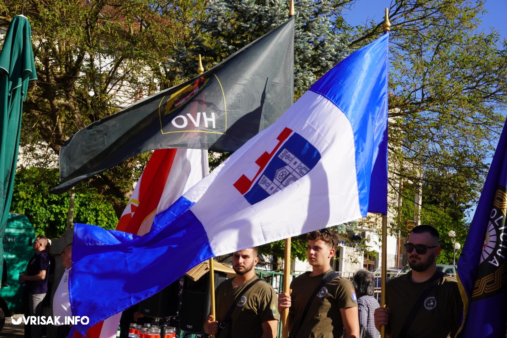 Široki Brijeg: Mimohodom i svečanošću u središtu grada obilježen Dan branitelja