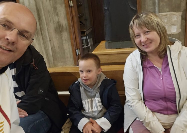 (VIDEO) Osobe s poteškoćama u razvoju iz Osijeka pohodile Kočerin