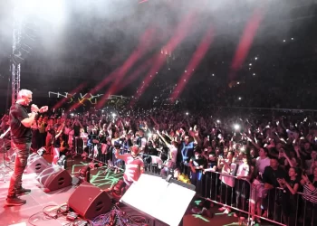 Thompson oduševio publiku na humanitarnom koncertu “Split slavi, moli i voli”