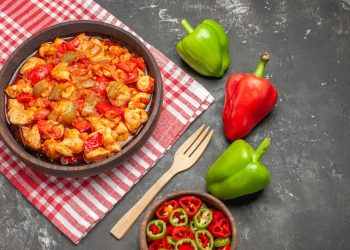 Recept za sataraš: Omiljeno i zdravo ljetno jelo od kojega će mirisati cijela kuća
